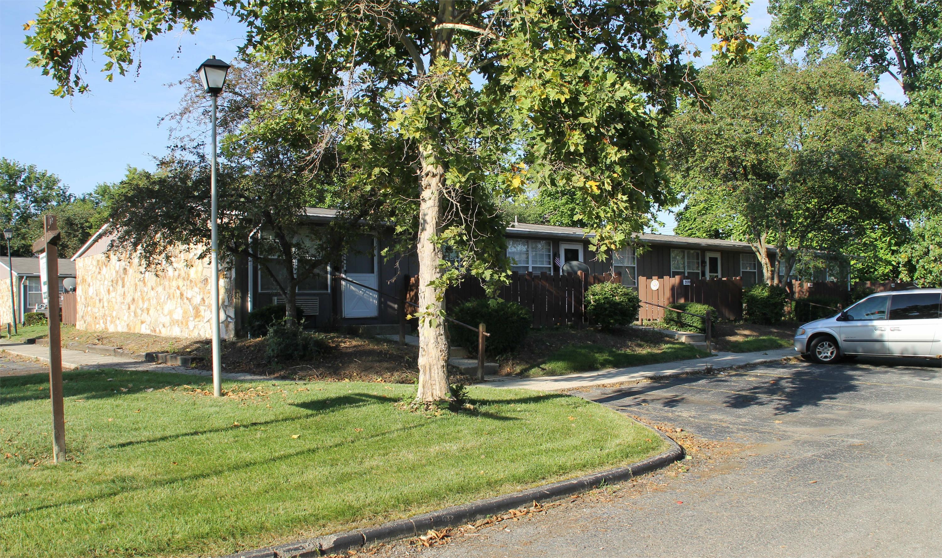 1157 Farmhurst - 1
